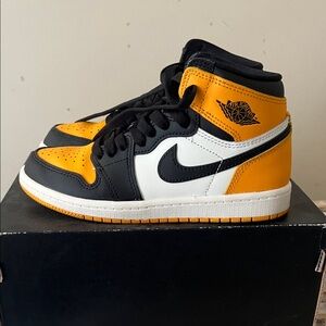 Boys Air Jordan 1 High-Top Sneakers in Black, White, and Yellow Size 1Y